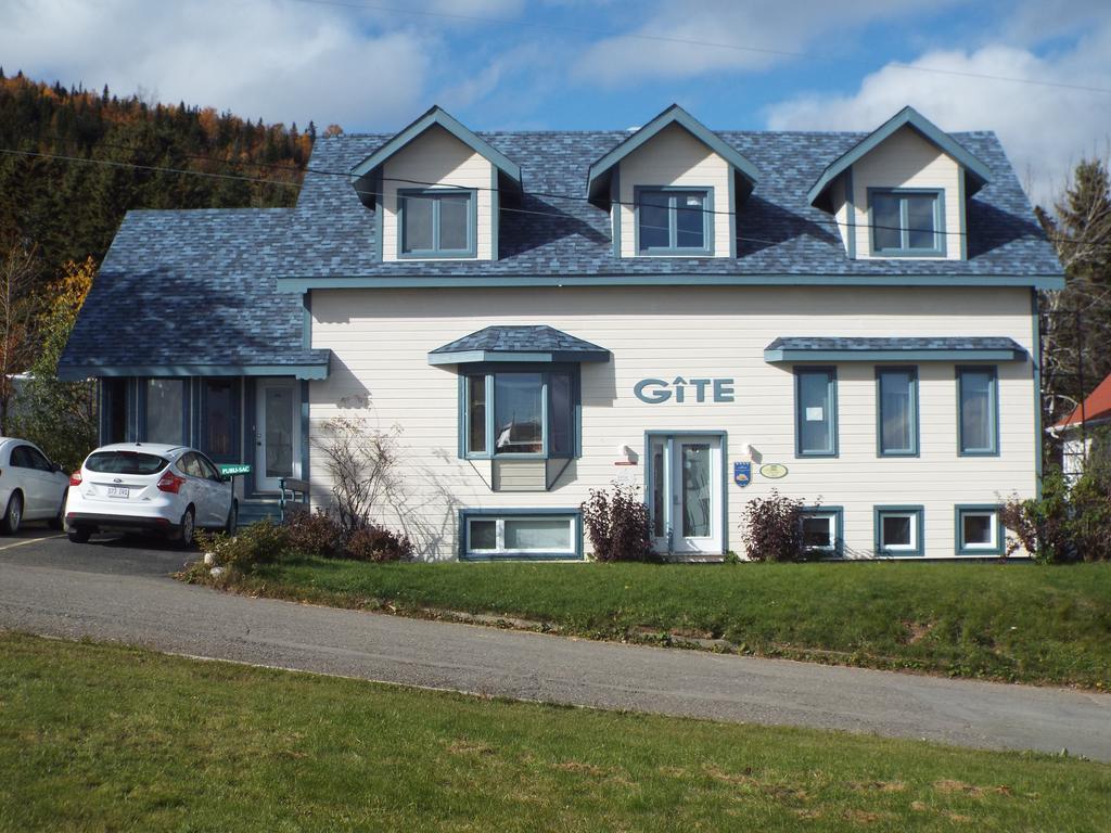 Gite A L'Abri Du Vent Bed And Breakfast Perce Kültér fotó