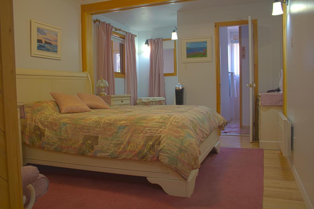 Gite A L'Abri Du Vent Bed And Breakfast Perce Kültér fotó