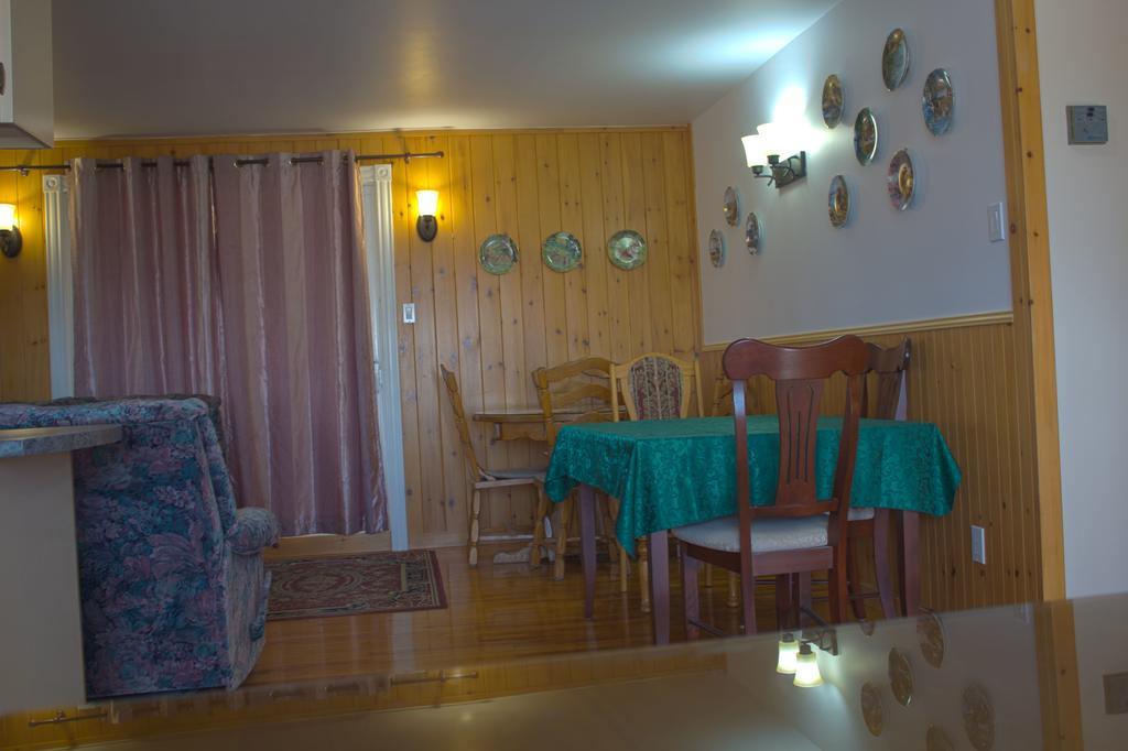 Gite A L'Abri Du Vent Bed And Breakfast Perce Kültér fotó