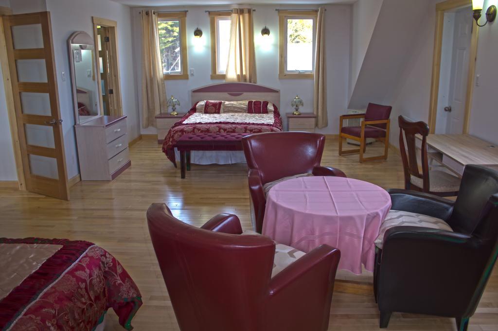 Gite A L'Abri Du Vent Bed And Breakfast Perce Kültér fotó