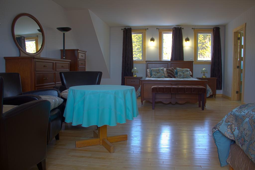 Gite A L'Abri Du Vent Bed And Breakfast Perce Kültér fotó