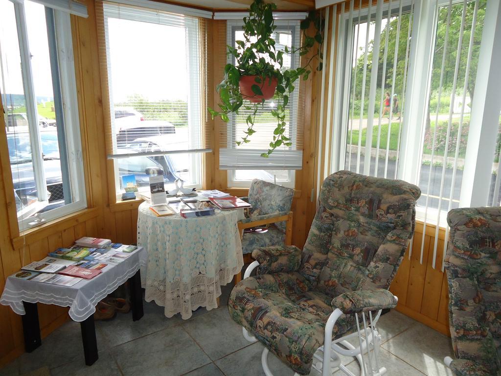 Gite A L'Abri Du Vent Bed And Breakfast Perce Kültér fotó